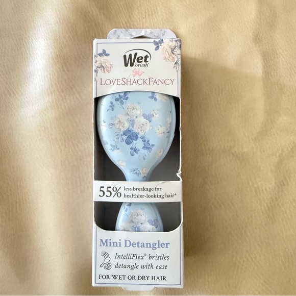 LoveShackFancy X Wet Brush MINI Detangler Brush Everblooming Rosettes - Picture 5 of 12